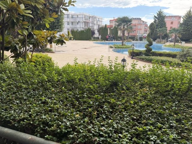 Przestronny apartament z trzema sypialniami, blisko morza, z doskonałą infrastrukturą kompleksu