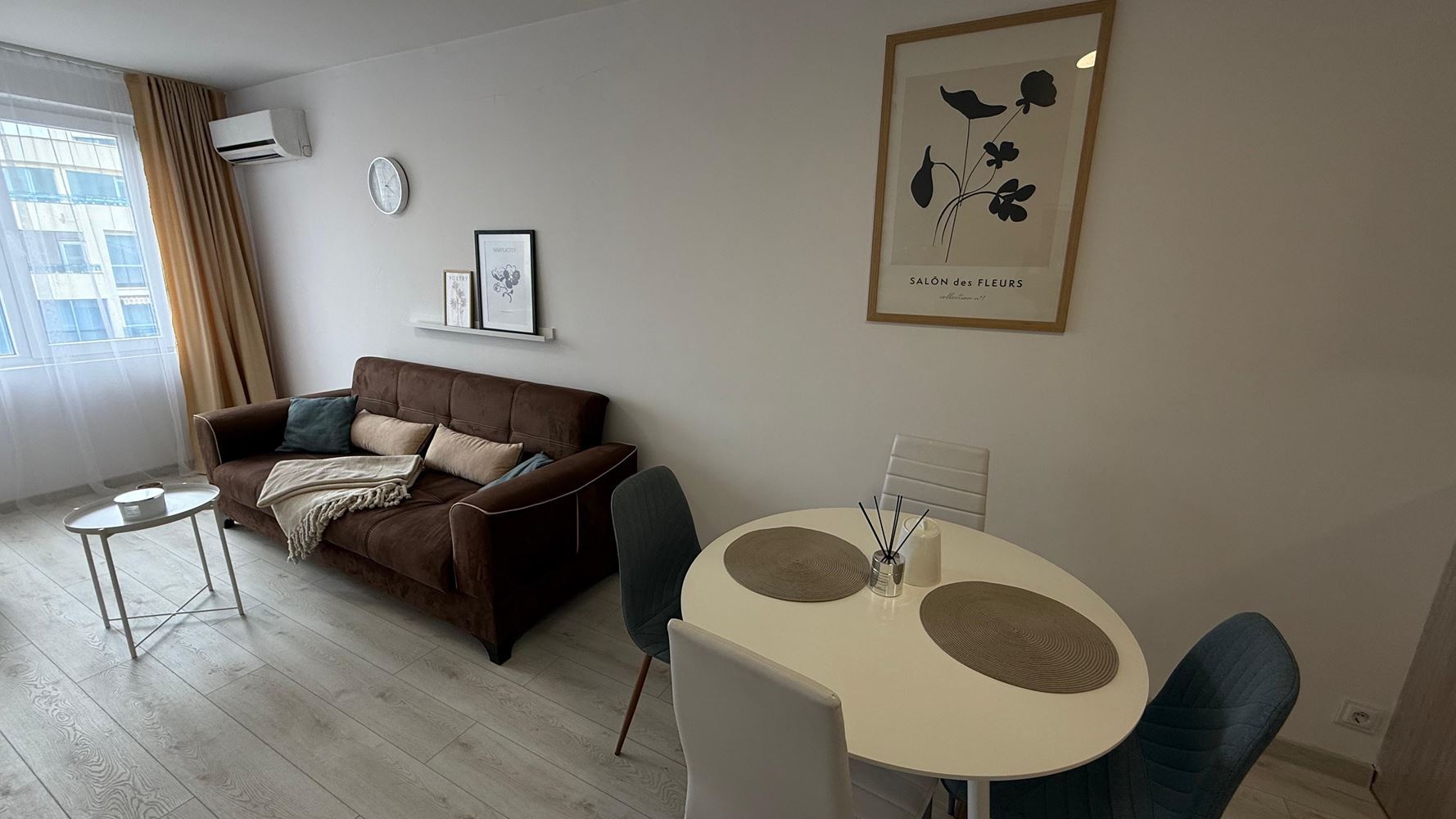 Przestronne i nowoczesne mieszkanie z jedną sypialnią z pełnym wyposażeniem w Pomorie