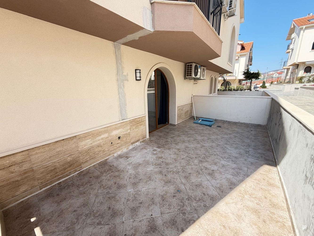 Apartament z jedną sypialnią w spokojnej okolicy pośród natury w rejonie Słonecznego Brzegu