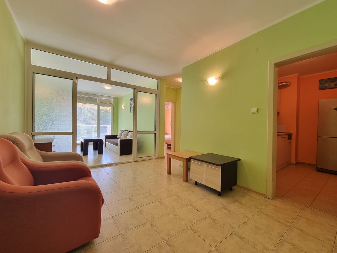 Umeblowany apartament z jedną sypialnią w Słonecznym Brzegu – funkcjonalna nieruchomość z udogodnieniami i niską opłatą eksploatacyjną