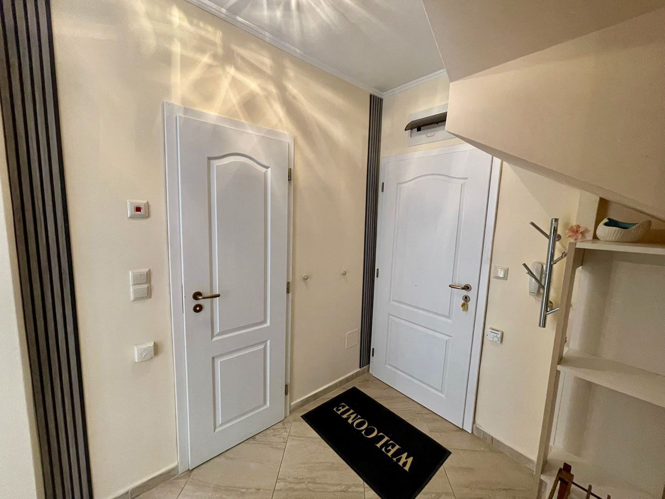 Luksusowy maisonette z ogrodem w elitarnym kompleksie – komfort i relaks blisko morza