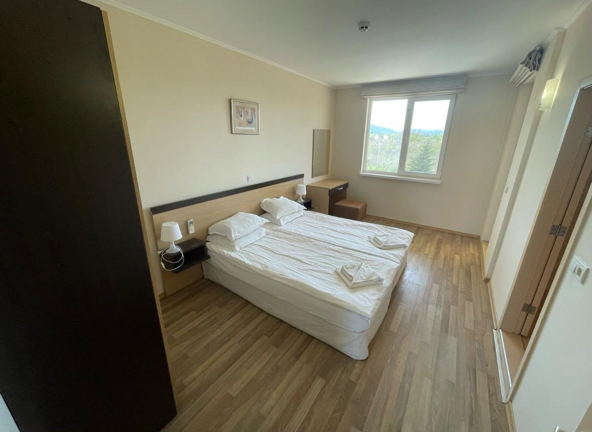 Przestronne mieszkanie z dwiema sypialniami w pierwszej linii brzegowej w Obzor z panoramicznym widokiem na morze