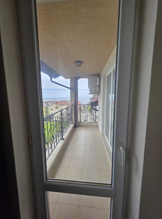 Przestronny apartament z dwiema sypialniami i widokiem na morze w Rawdzie