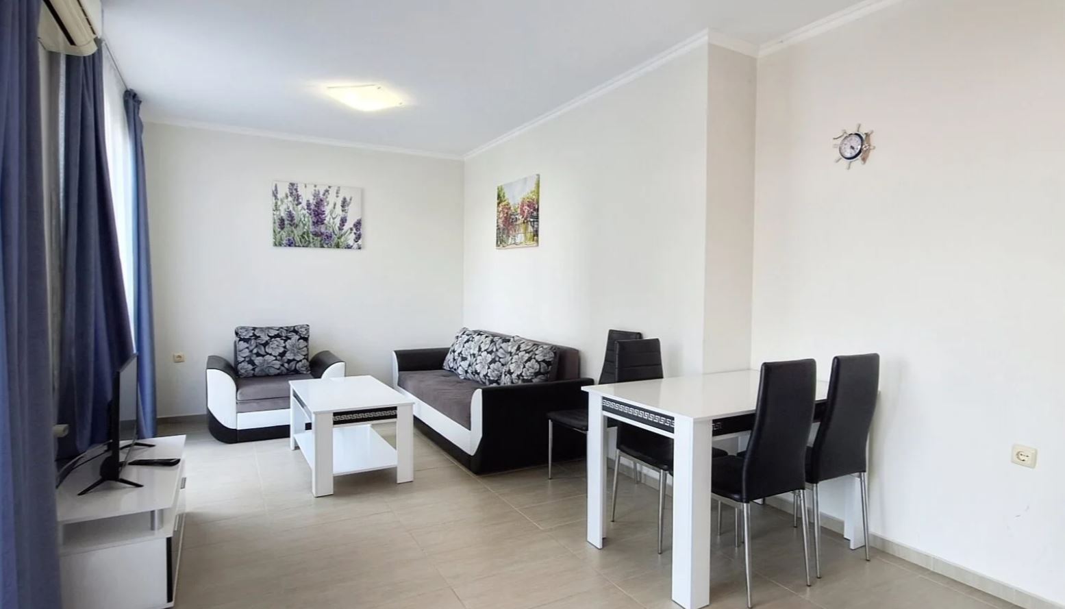 Apartament z jedną sypialnią na pierwszej linii brzegowej w Świętym Własie – przytulna nieruchomość z widokiem na basen i morze