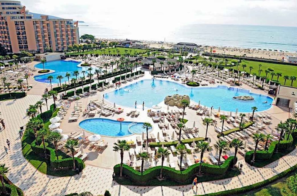  Luksusowe mieszkanie z jedną sypialnią w prestiżowym kompleksie pierwszej linii – komfort, styl i nieskończone udogodnienia