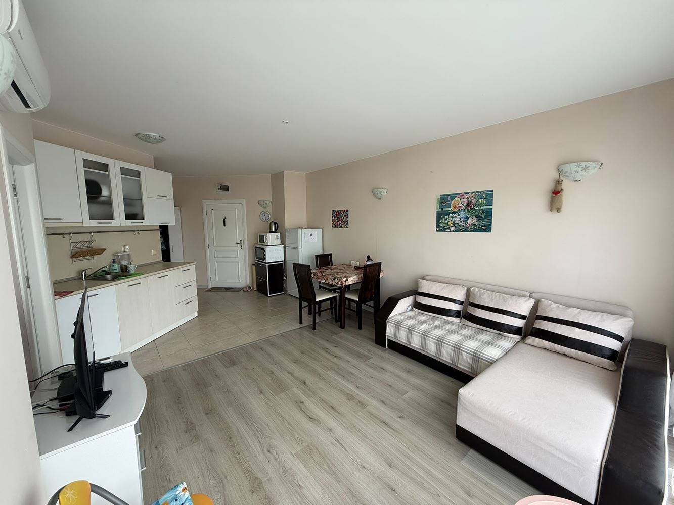 Apartament z jedną sypialnią wśród zieleni, w kompleksie z basenem i placem zabaw