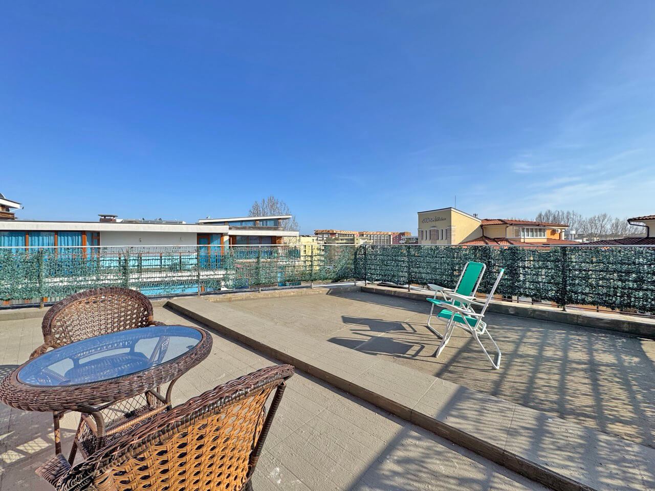 Luksusowy penthouse w Słonecznym Brzegu z imponującym tarasem panoramicznym i doskonałą lokalizacją