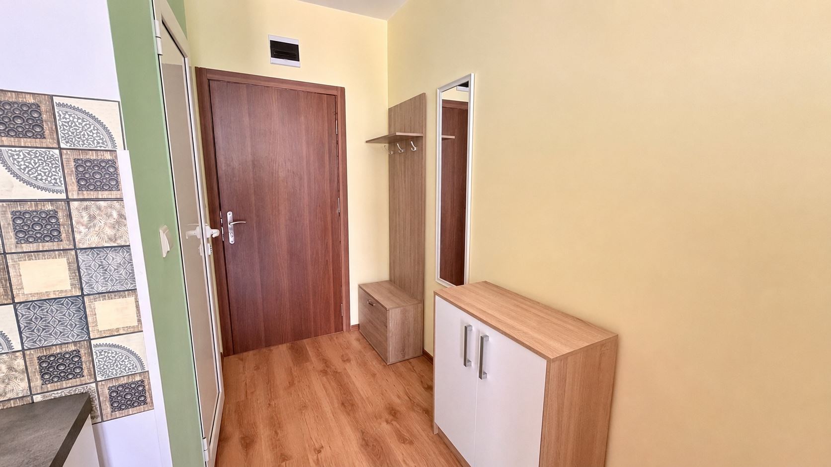 Apartament z jedną sypialnią w Słonecznym Brzegu – spokój, zieleń i komfort w sercu kurortu