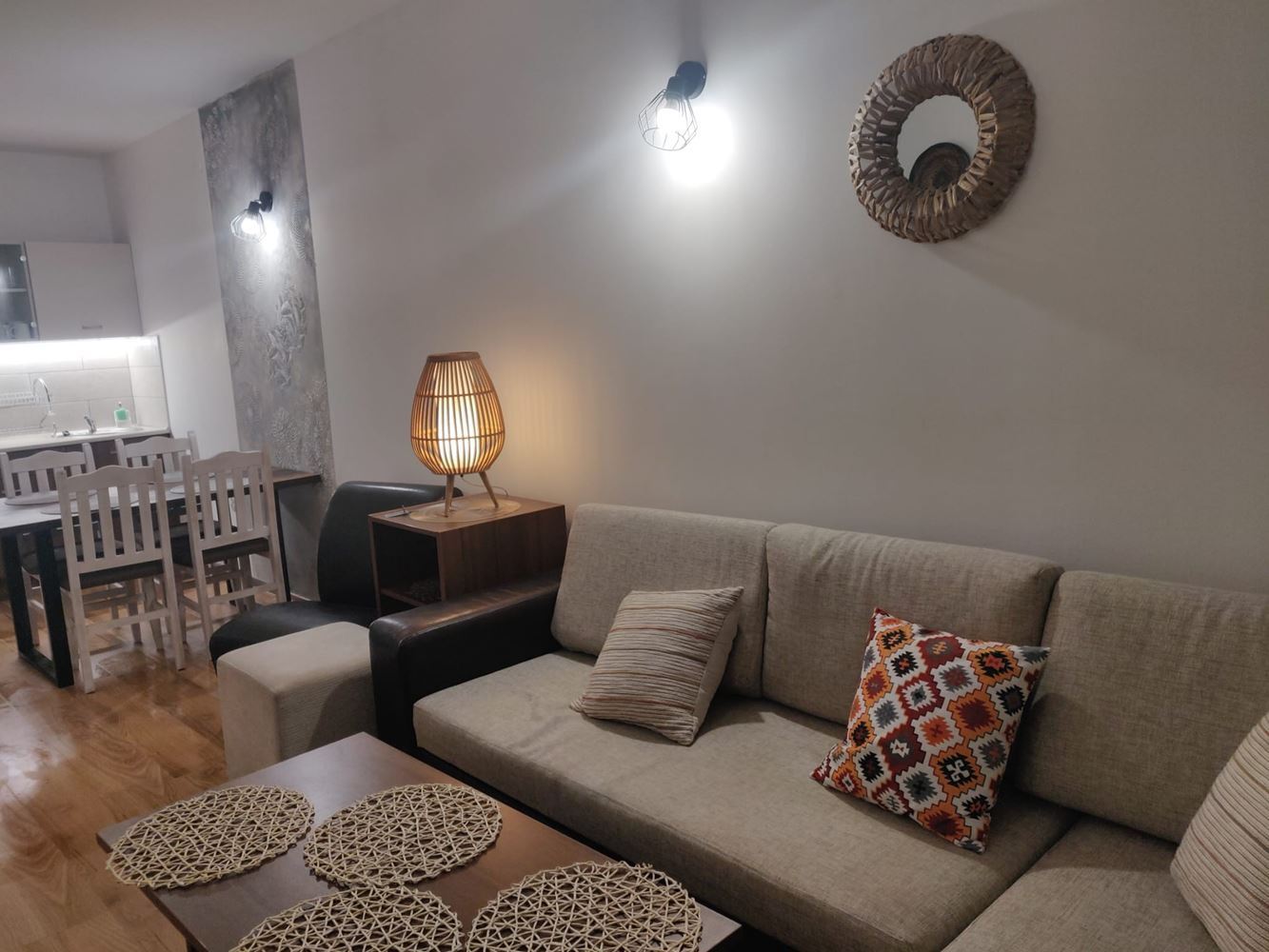 Przestronny apartament z jedną sypialnią i częściowym widokiem na morze – Słoneczny Brzeg, 100 m od plaży