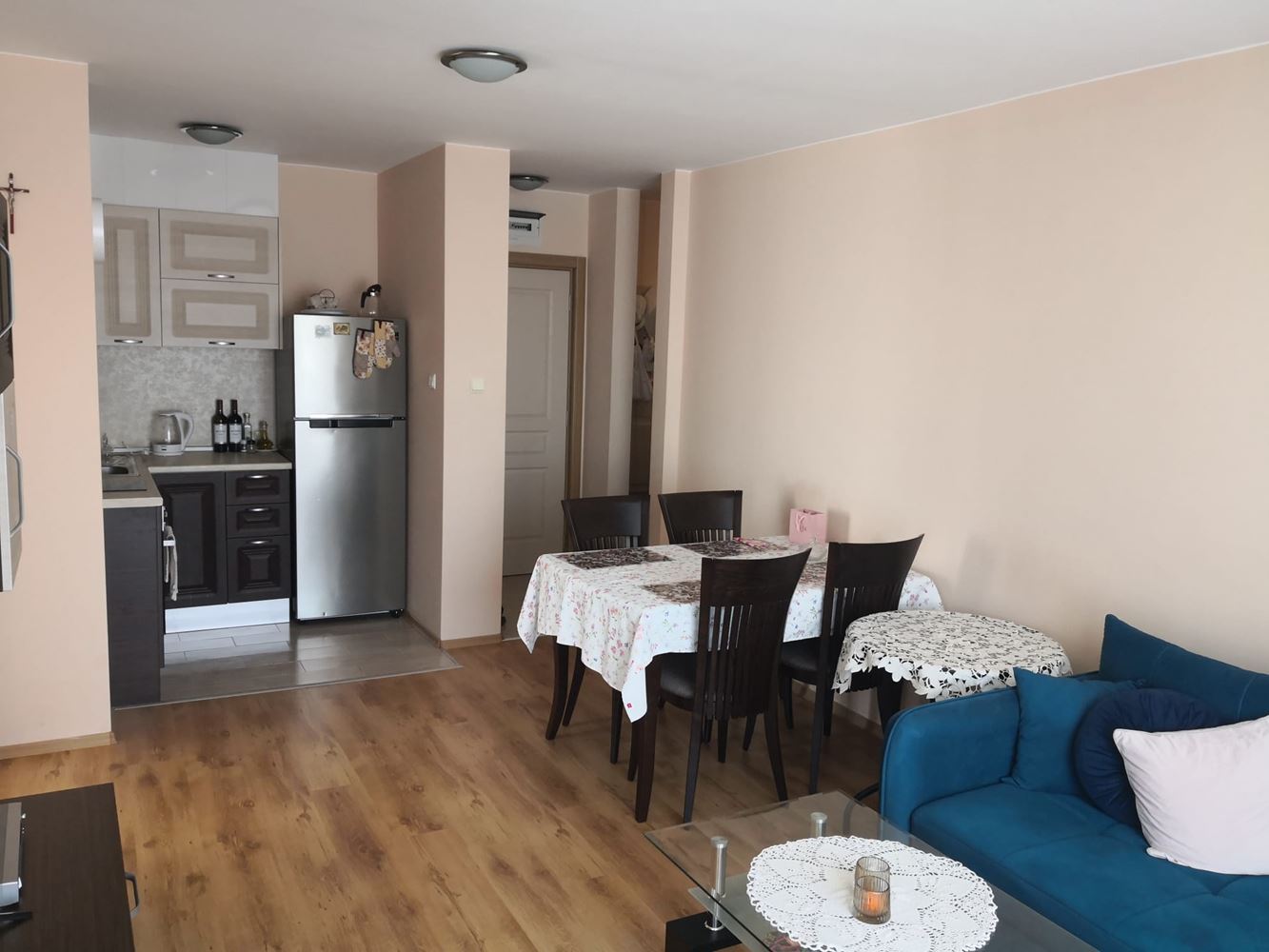 Przestronny apartament z dwiema sypialniami z widokiem na basen i ogród – w pełni umeblowany w nowoczesnym kompleksie w Słonecznym Brzegu