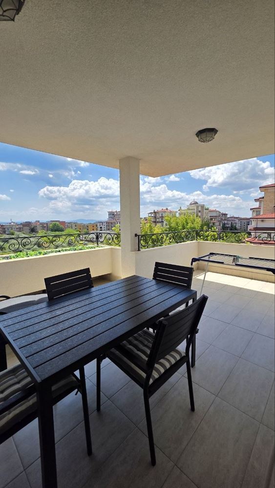 Przestronny apartament z dwiema sypialniami z częściowym widokiem na morze w prestiżowym kompleksie w Nesebyrze – gotowy dla swoich nowych właścicieli