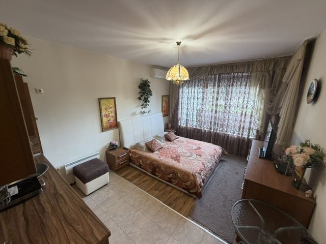 Przestronny apartament z trzema sypialniami, blisko morza, z doskonałą infrastrukturą kompleksu