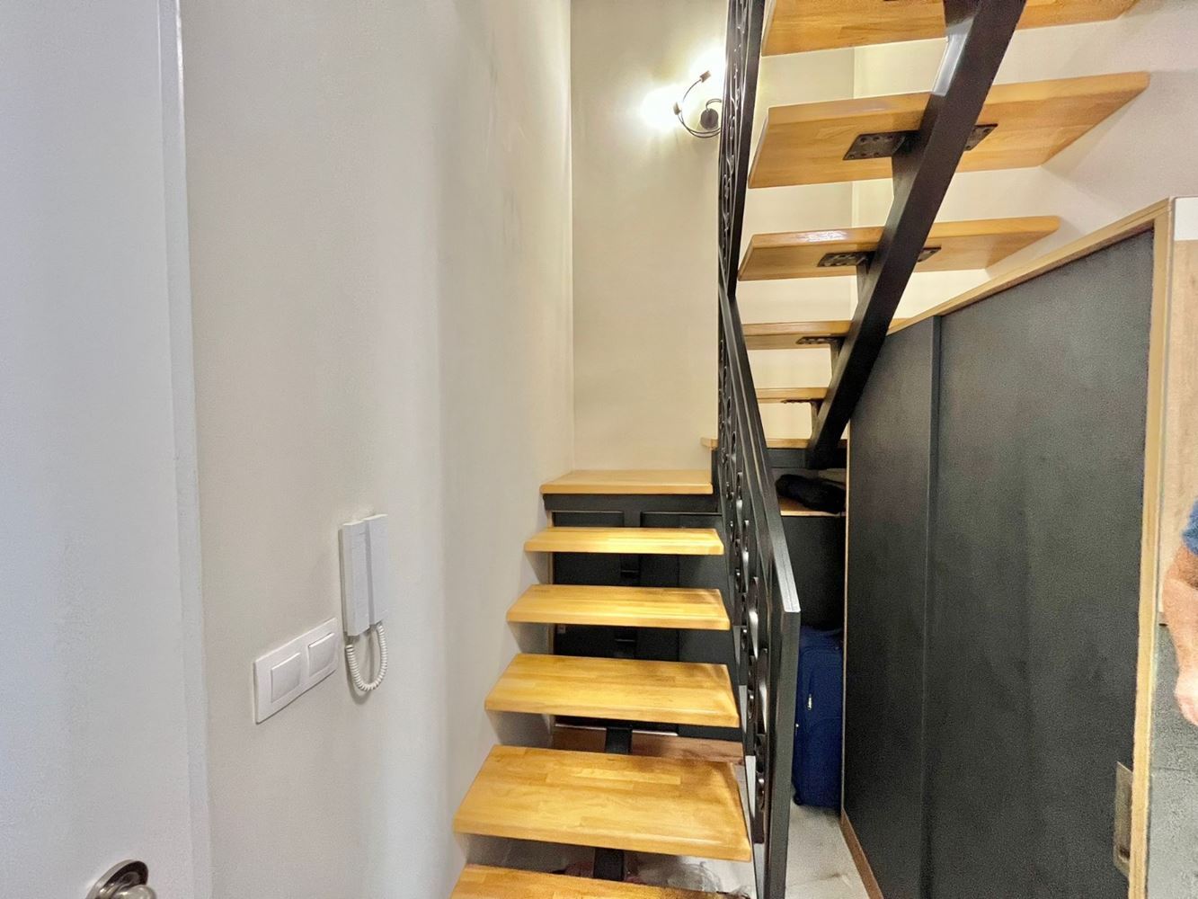 Dwupoziomowy apartament z dwiema sypialniami w centrum Rawdy – luksus, komfort i doskonała lokalizacja blisko morza