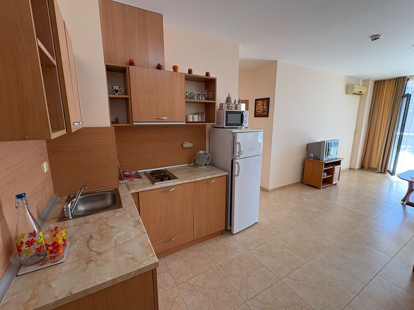 Apartament z jedną sypialnią w Słonecznym Brzegu – komfort w kompleksie z basenami i zjeżdżalniami wodnymi
