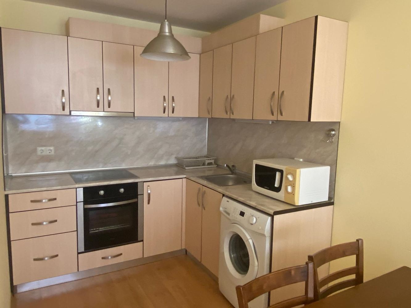 Umeblowany apartament z jedną sypialnią 50 m od morza w Pomorie