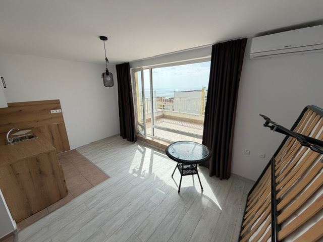 Panoramiczne studio z widokiem na morze w Świętym Własie – imponująca lokalizacja, rozległy kompleks i inwestycja wysokiej klasy