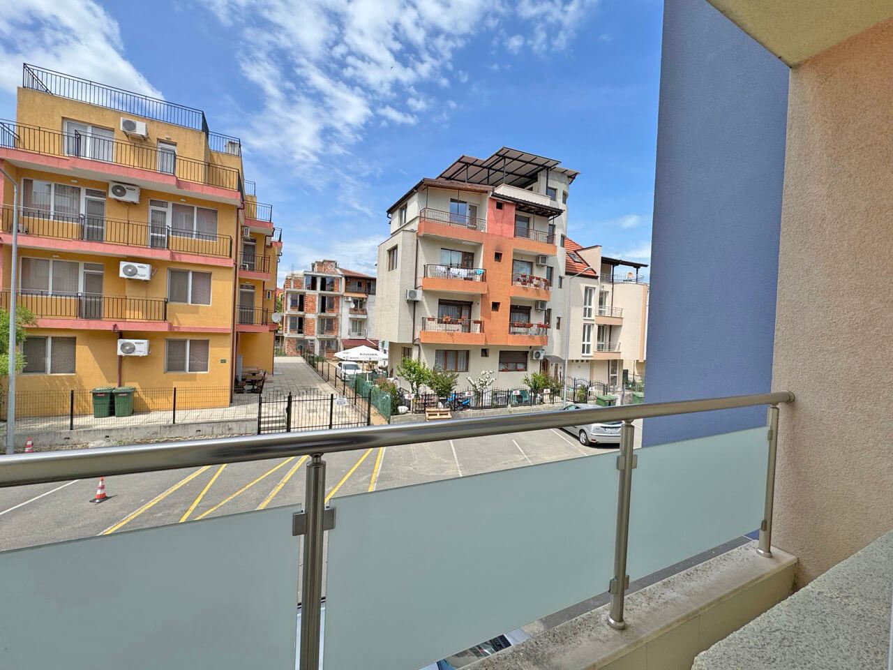 Przestronny apartament z trzema sypialniami do całorocznego zamieszkania w dzielnicy Czerno More w Nesebyrze