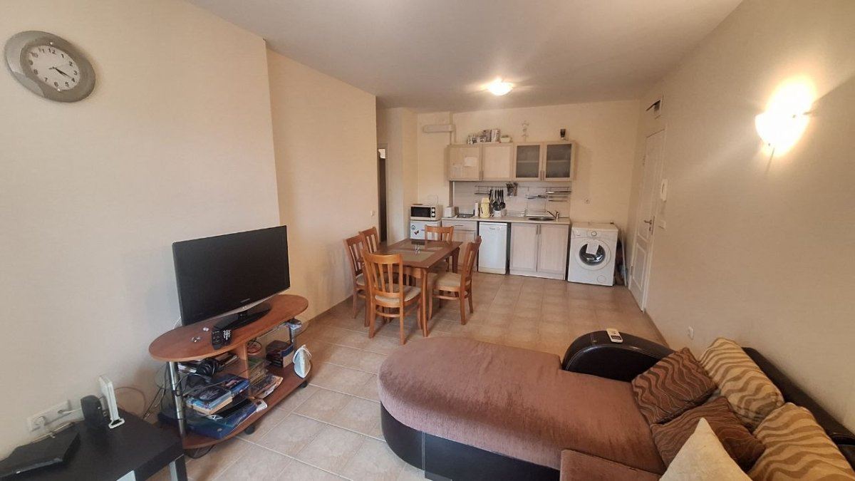 Przestronny apartament z dwiema sypialniami zaledwie kilka metrów od plaży w Rawdzie