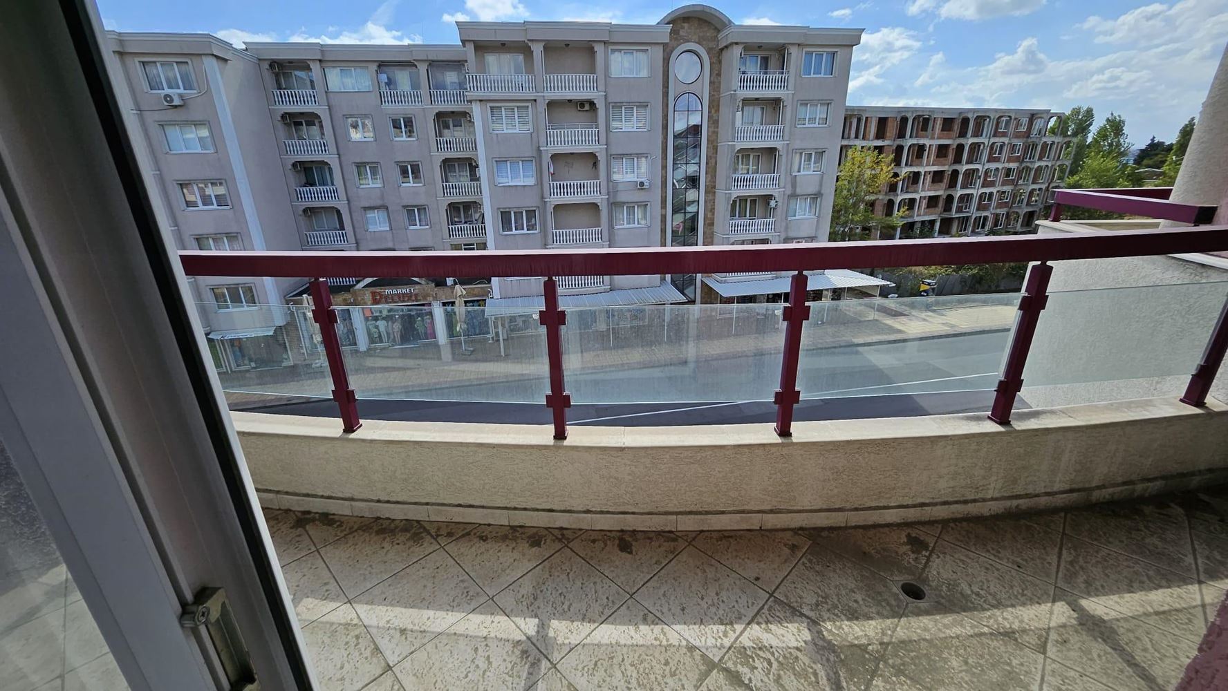 Apartament z jedną sypialnią w Nesebyrze z wyposażeniem i doskonałymi udogodnieniami w kompleksie