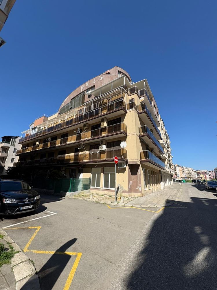 Przestronne studio w sercu Starego Miasta w Pomorie – zaledwie kilka kroków od morza