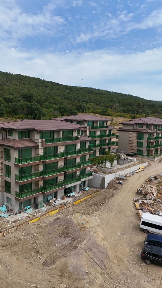 Apartament z dwiema sypialniami i panoramicznym widokiem na morze w spokojnym, zielonym kompleksie w Słonecznym Brzegu