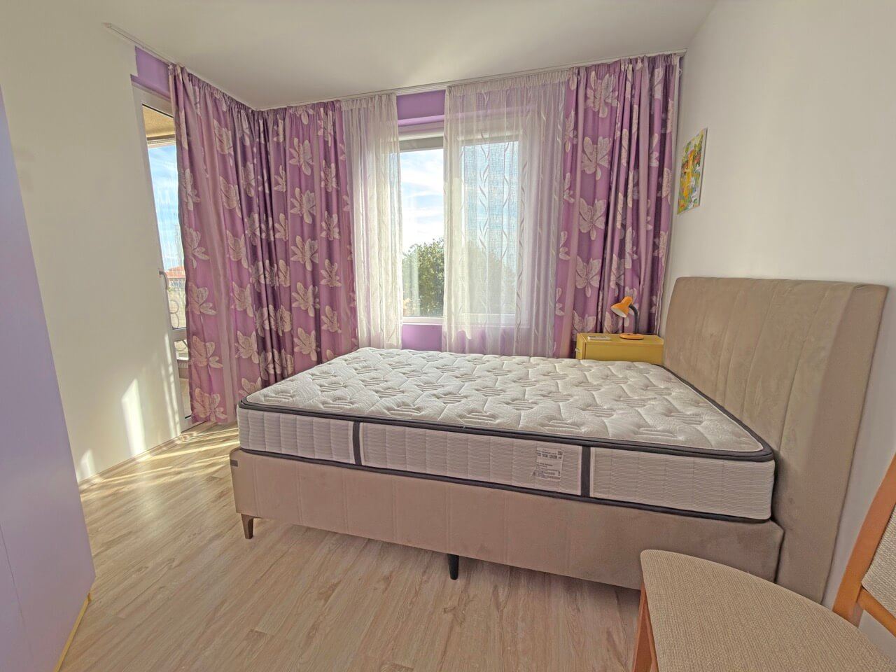 Apartament z dwiema sypialniami i widokiem na morze, 200 metrów od plaży w Pomorie