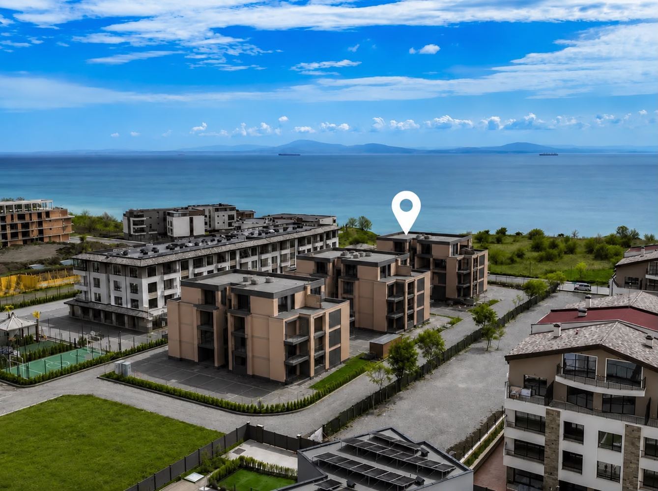 Apartament z prywatnym ogródkiem 100 m od morza w Sarafowie – nowa inwestycja, przed Aktem 15