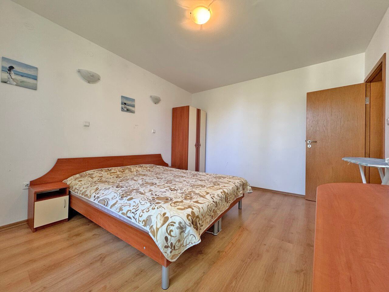 Umeblowany apartament z widokiem na basen w spokojnej, zielonej okolicy Słonecznego Brzegu