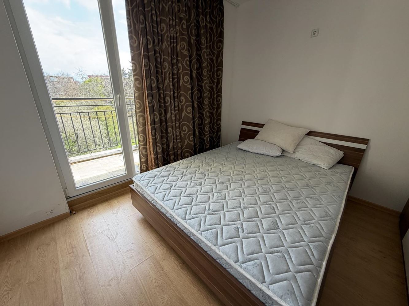 Mieszkanie z jedną sypialnią kilka kroków od południowej plaży w Rawdzie – bez opłaty za utrzymanie