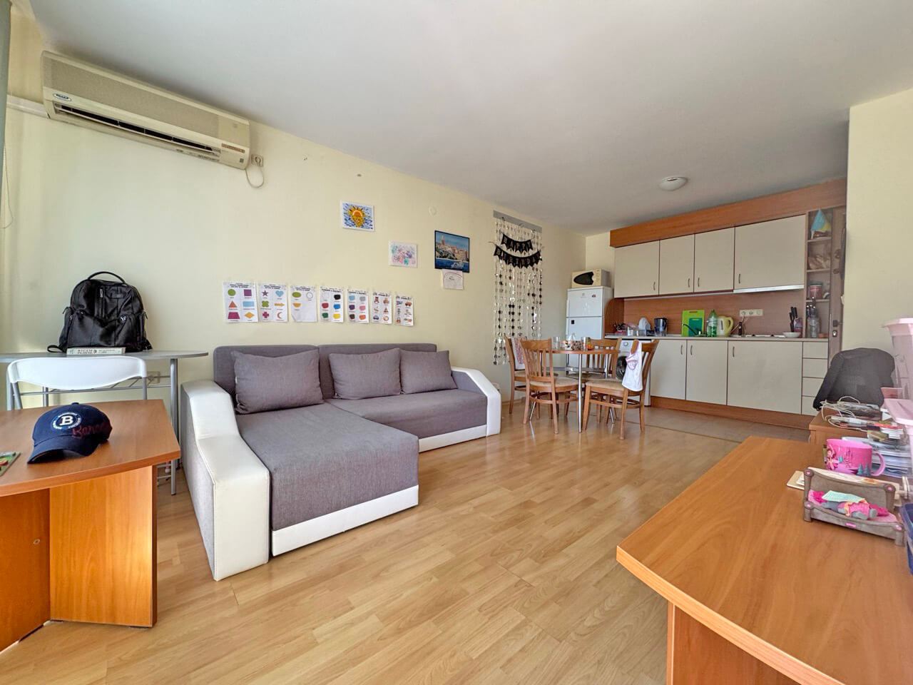 Apartament z dwiema sypialniami w Słonecznym Brzegu – doskonała lokalizacja blisko morza, komfort i pełna gotowość do zamieszkania