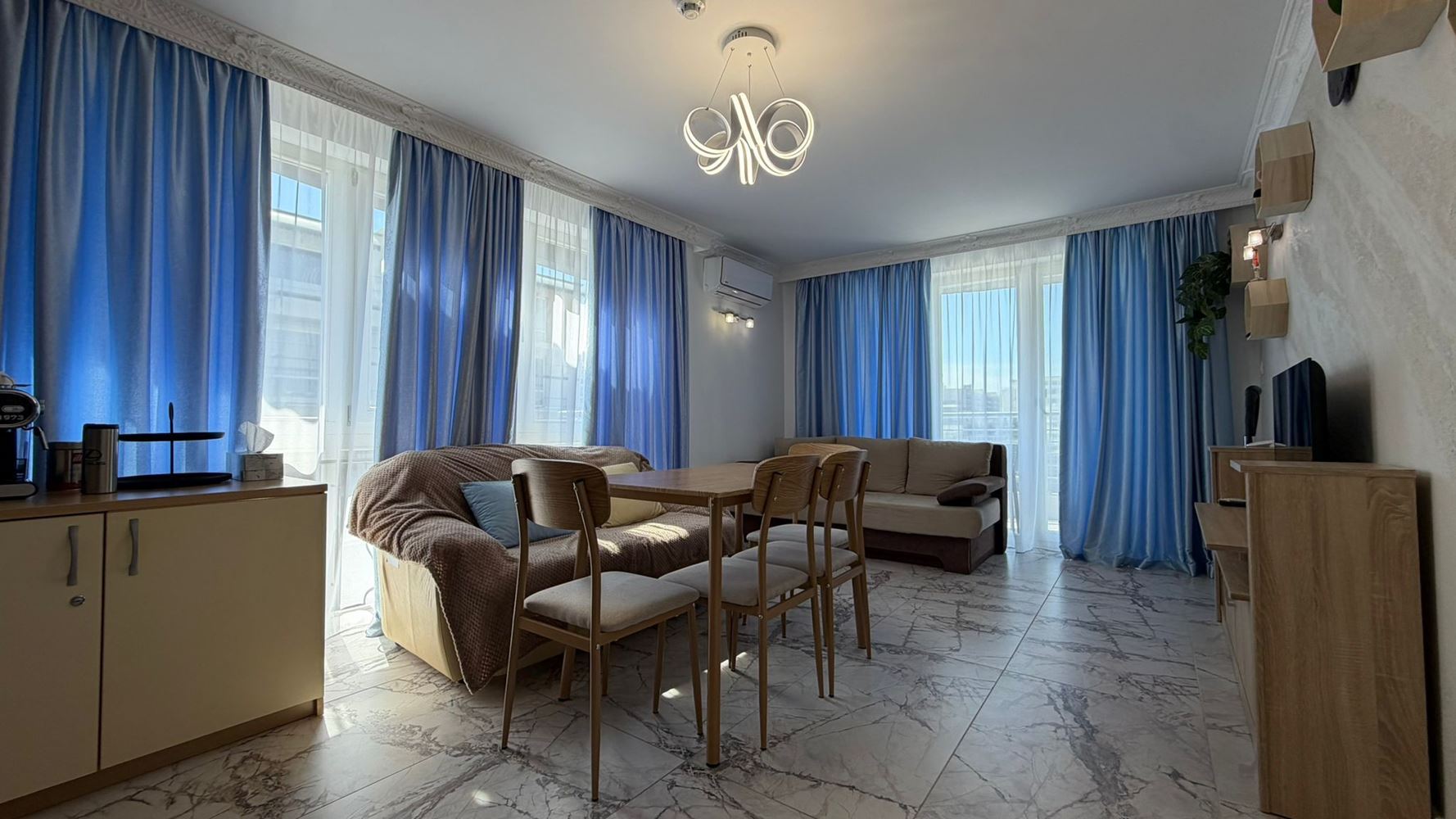 Przestronne dwupokojowe mieszkanie 300 m od morza w Słonecznym Brzegu – komfort, bezpieczeństwo i doskonała inwestycja