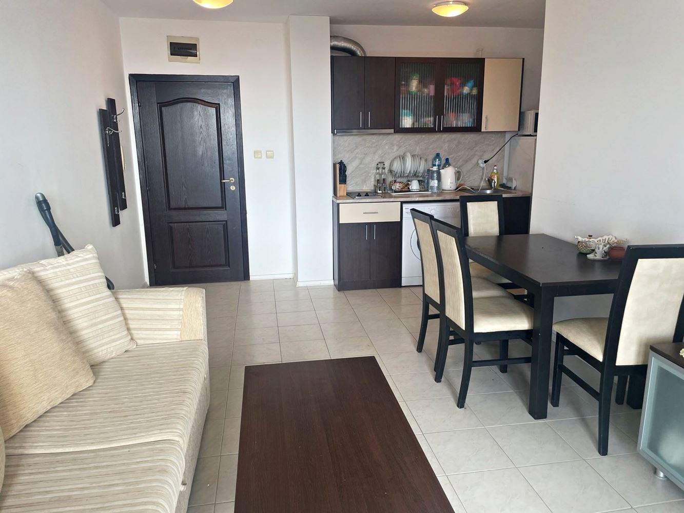 Apartament z jedną sypialnią z panoramicznym widokiem na morze w Świętym Własie – styl, komfort i doskonała inwestycja