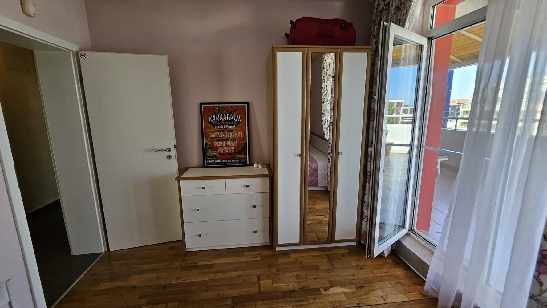 Apartament z dwiema sypialniami w pierwszej linii brzegowej w Kiten z panoramicznym widokiem na morze i imponującymi tarasami