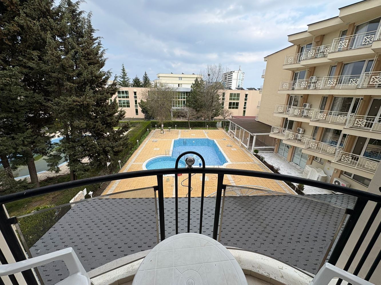 Apartament z dwiema sypialniami 300 metrów od plaży w centrum Słonecznego Brzegu