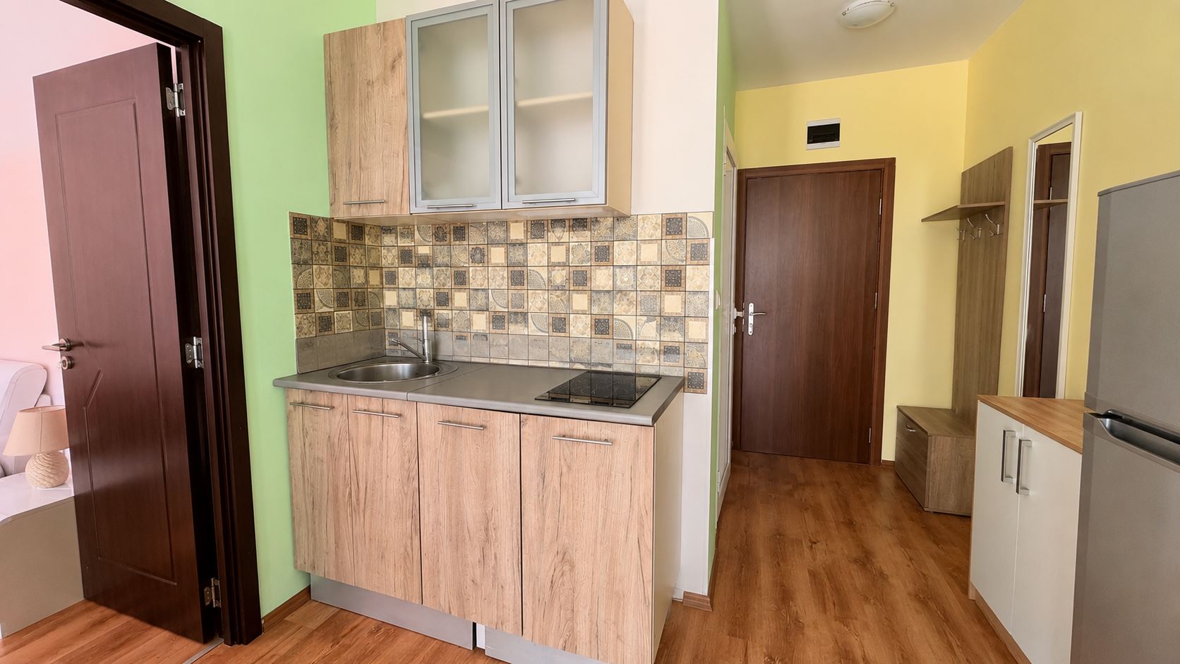 Apartament z jedną sypialnią w Słonecznym Brzegu – spokój, zieleń i komfort w sercu kurortu