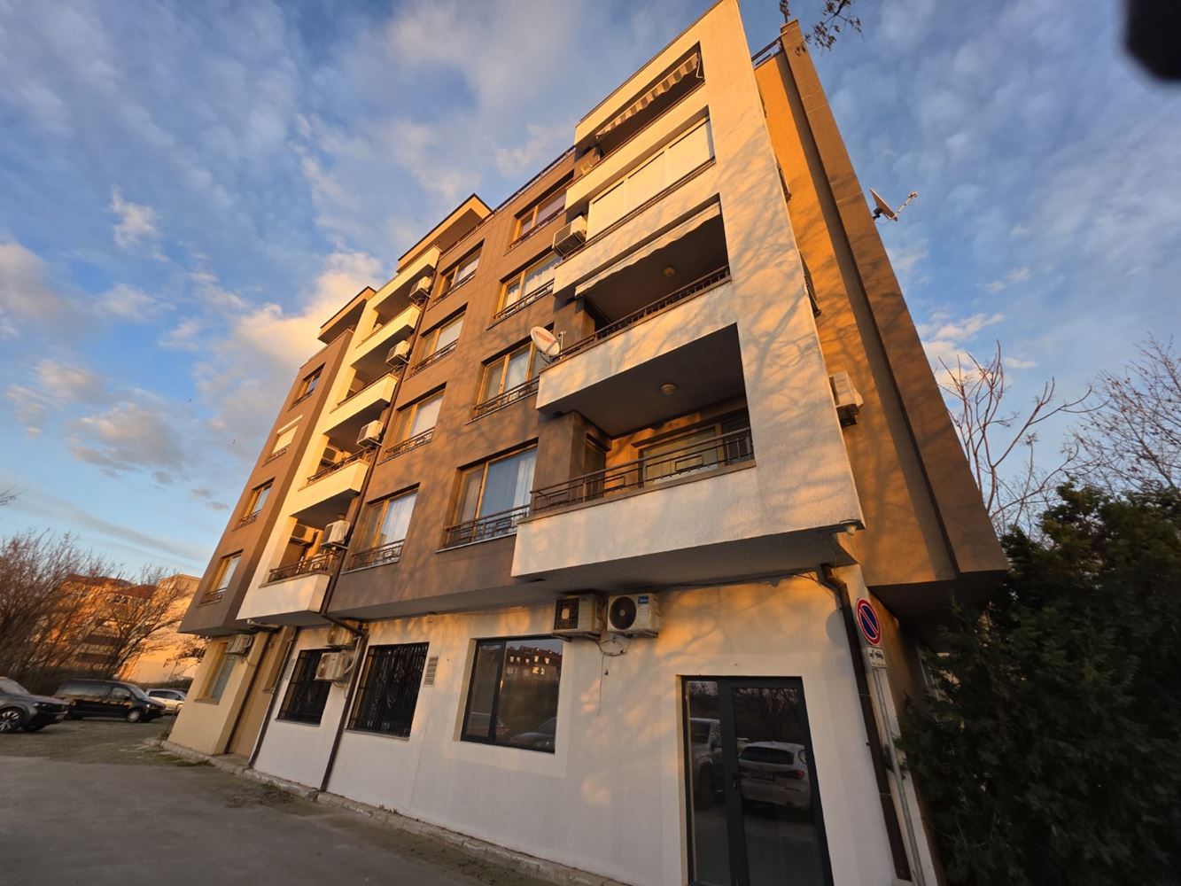 Nessebar: luksusowe mieszkanie z dwiema sypialniami i panoramicznym widokiem na morze – 183 m² przestrzeni, komfortu i stylu