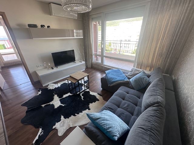 Penthouse z panoramicznym widokiem na morze i prywatnym dostępem do plaży w Sveti Vlas