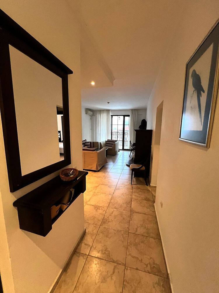 Wyjątkowy apartament z dwiema sypialniami, panoramicznym widokiem na morze i basen, w pierwszej linii brzegowej w Obzorze