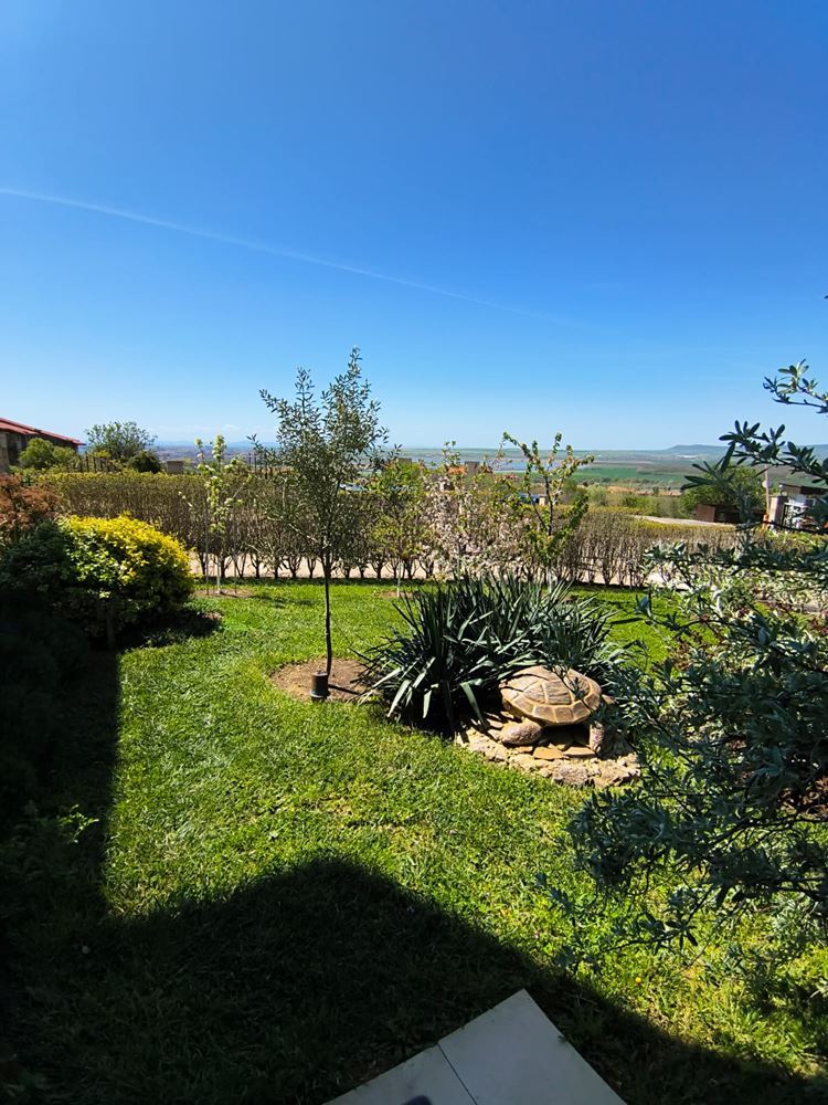 Odnowione mieszkanie dwupokojowe z panoramicznym widokiem w nowoczesnym kompleksie blisko Słonecznego Brzegu