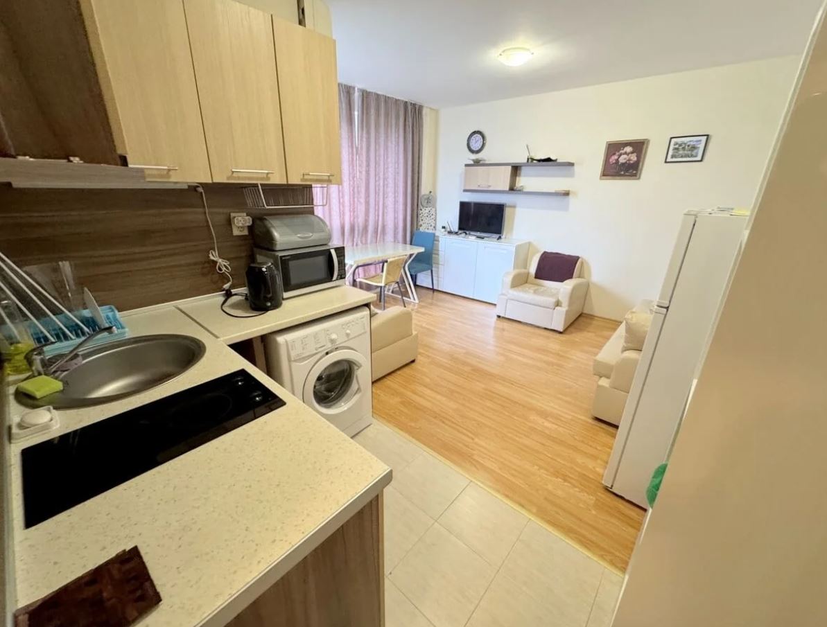 Morski komfort i przytulność w stylowym apartamencie z jedną sypialnią w Rawdzie