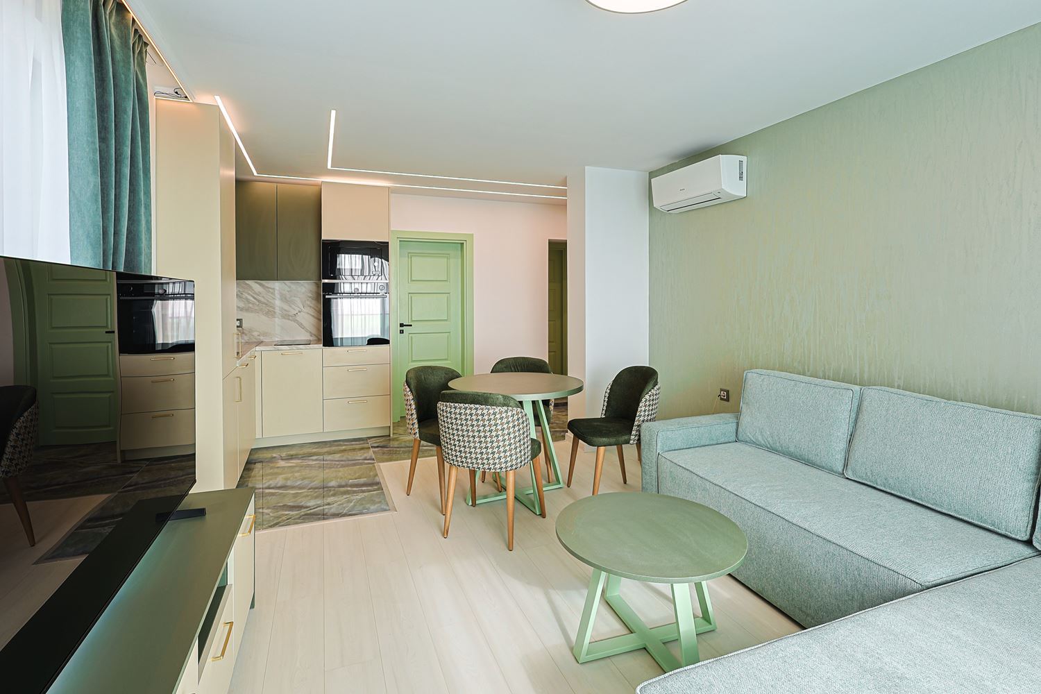 Apartament z dwiema sypialniami i panoramicznym widokiem na morze w spokojnym, zielonym kompleksie w Słonecznym Brzegu