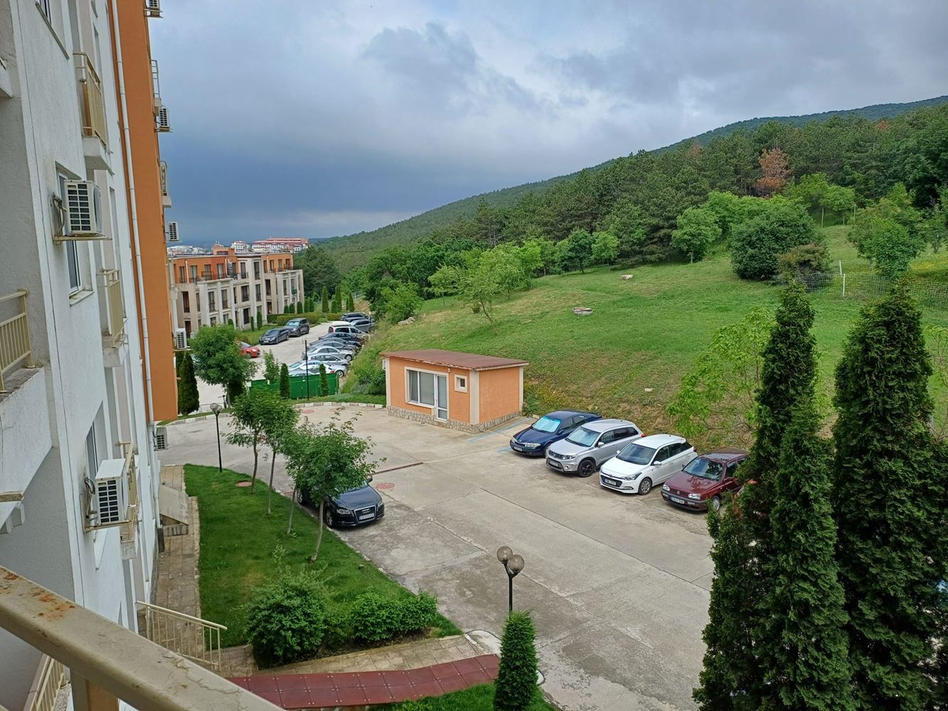 Apartament z jedną sypialnią w ekskluzywnym kompleksie w Sveti Vlas – imponujące widoki na góry