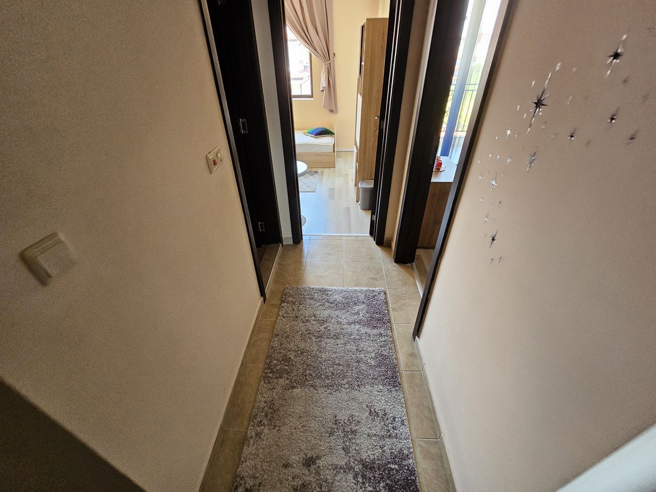 Trzypokojowe mieszkanie z widokiem na morze – ostatnie piętro z dwoma tarasami w kompleksie w Nesebyrze