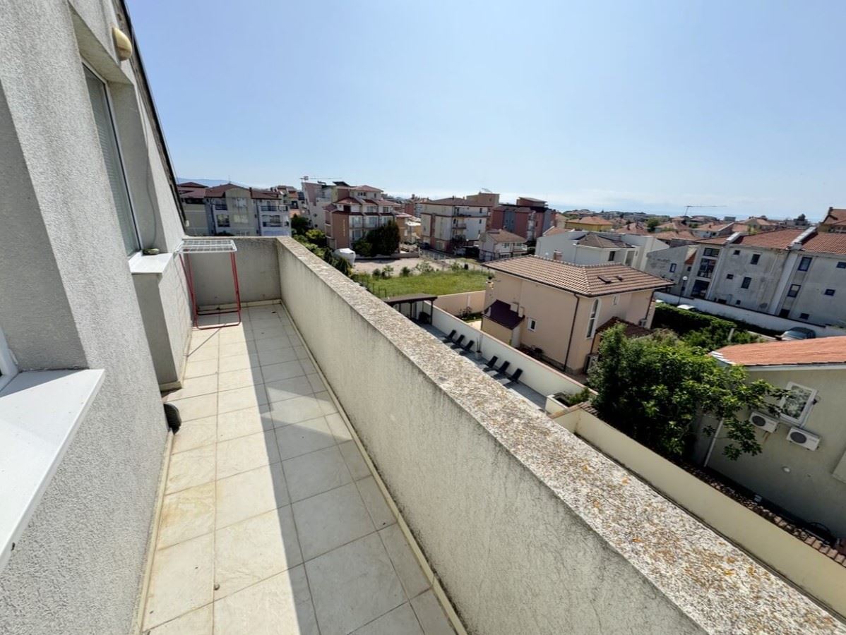 Apartament z jedną sypialnią w Rawdzie – w pełni umeblowany, w budynku mieszkalnym i 500 metrów od morza