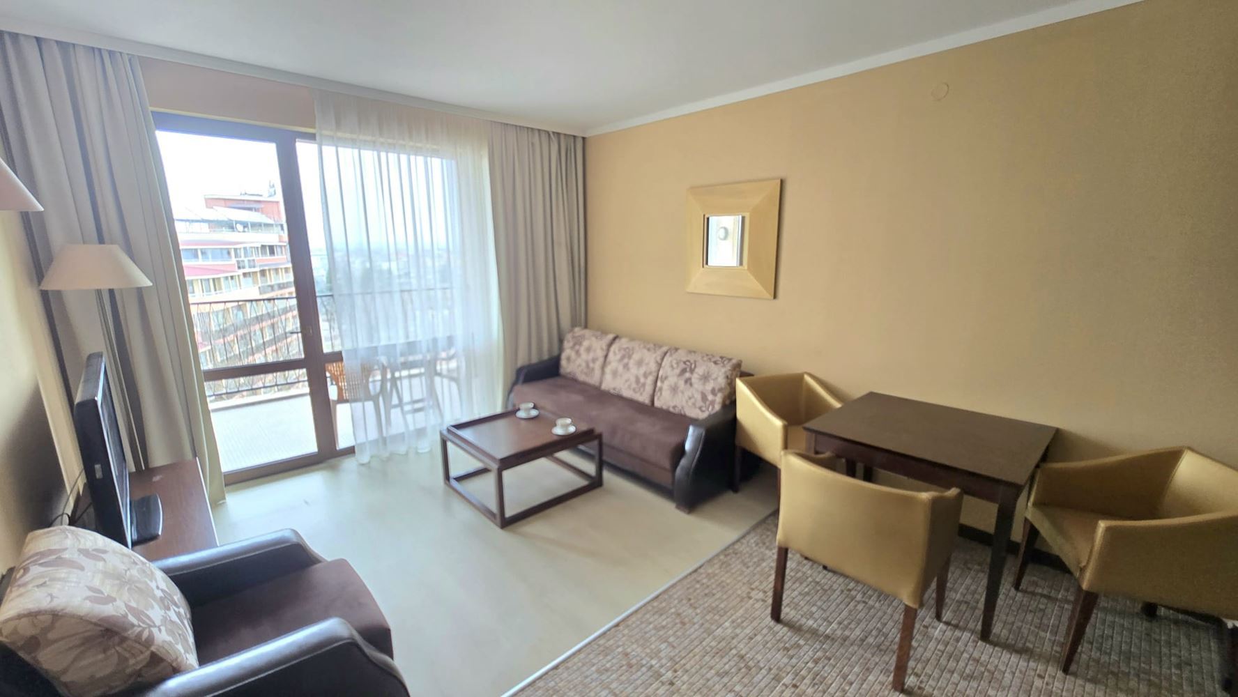  Eleganckie mieszkanie z jedną sypialnią w luksusowym kompleksie z udogodnieniami premium w Słonecznym Brzegu