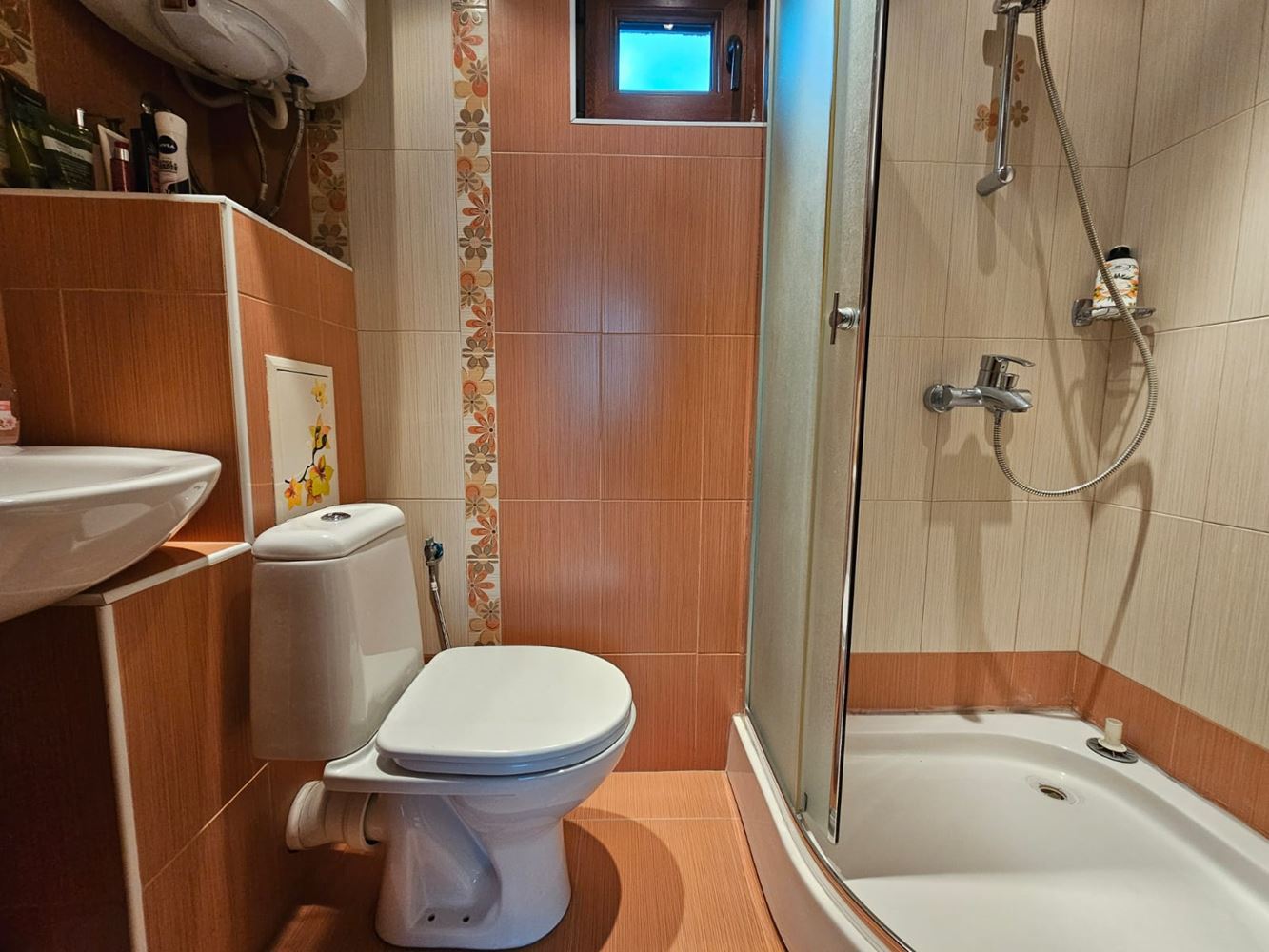 Przestronny apartament z trzema sypialniami na pierwszej linii morza w Sozopolu z wyjątkowym panoramicznym tarasem