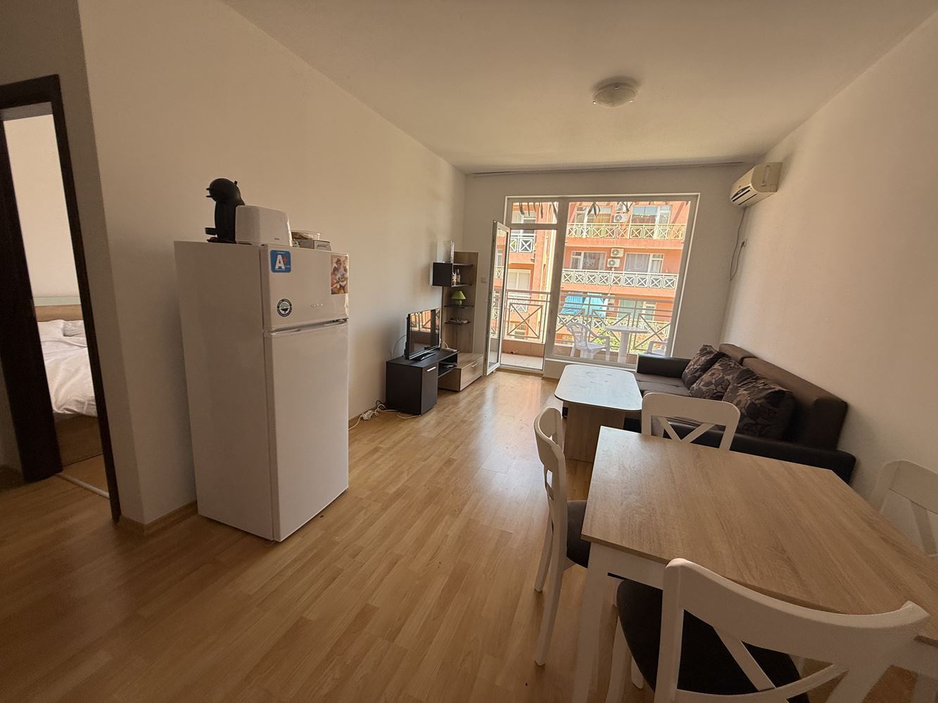 W pełni umeblowane mieszkanie z jedną sypialnią z widokiem na basen w Słonecznym Brzegu