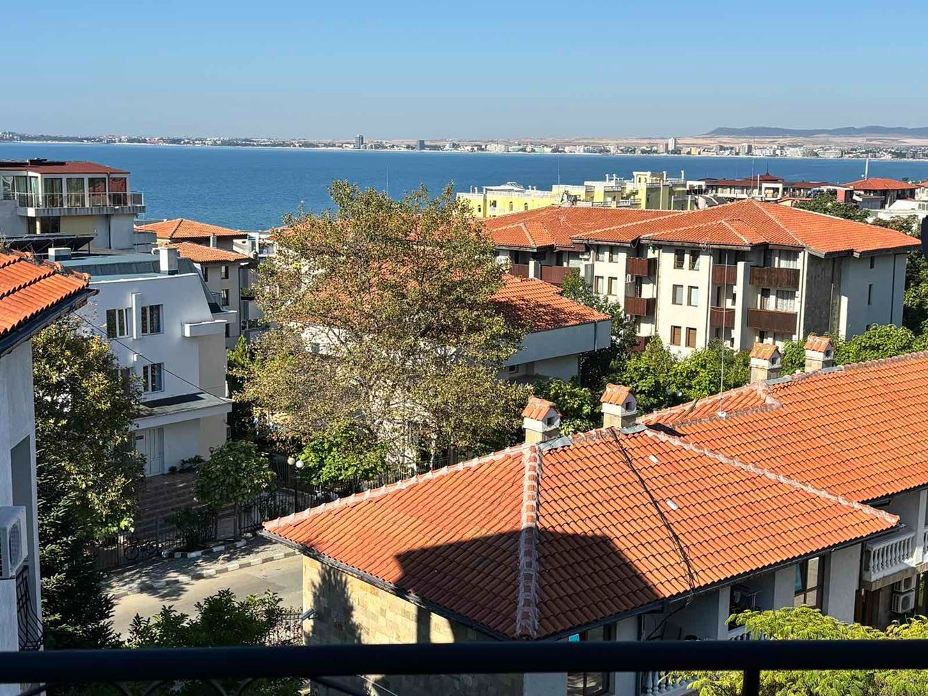 Przytulne mieszkanie z jedną sypialnią i panoramicznym widokiem na morze w Sveti Vlas