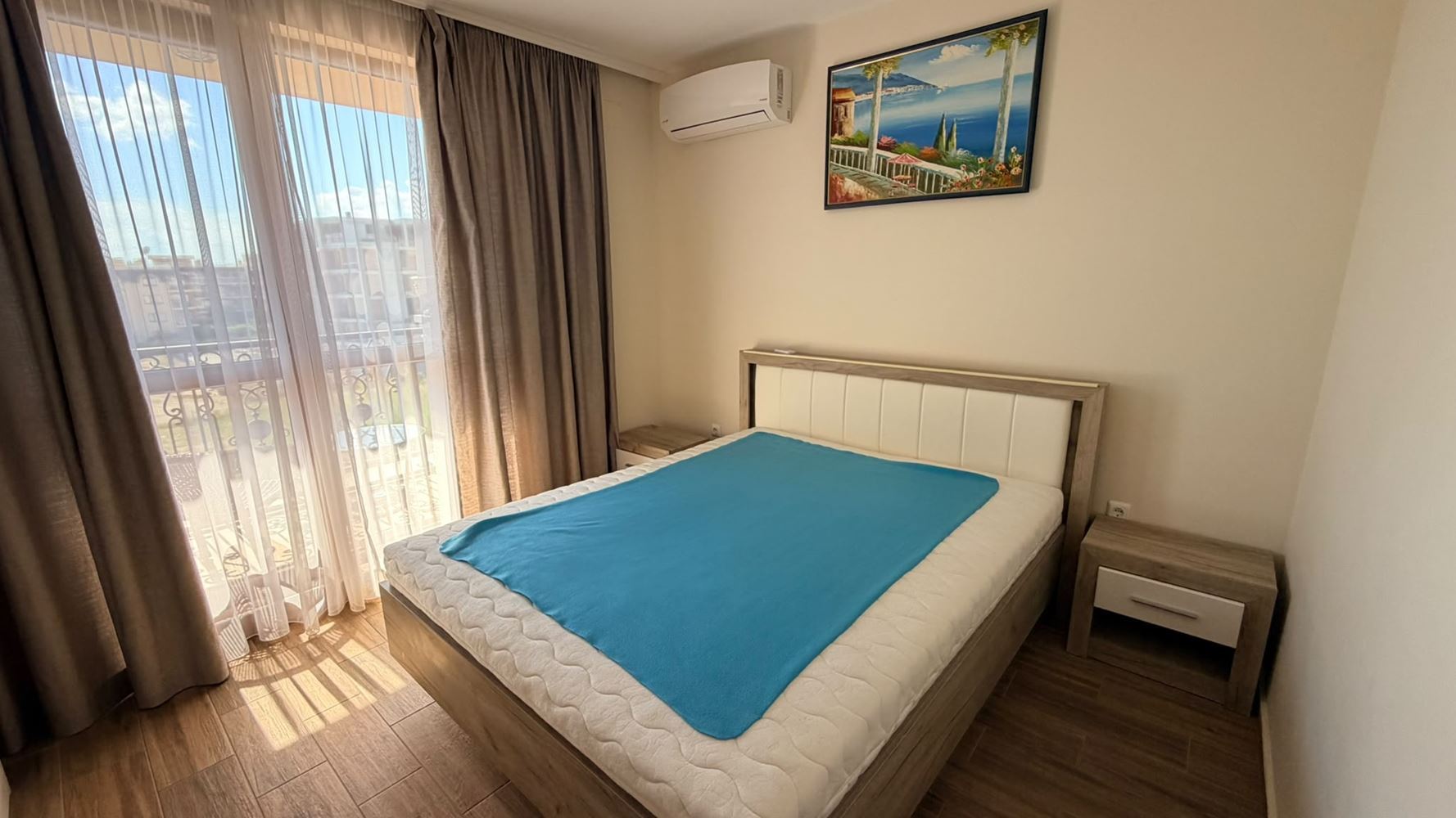 Dwupokojowy apartament z panoramicznym widokiem, o krok od morza w Rawdzie
