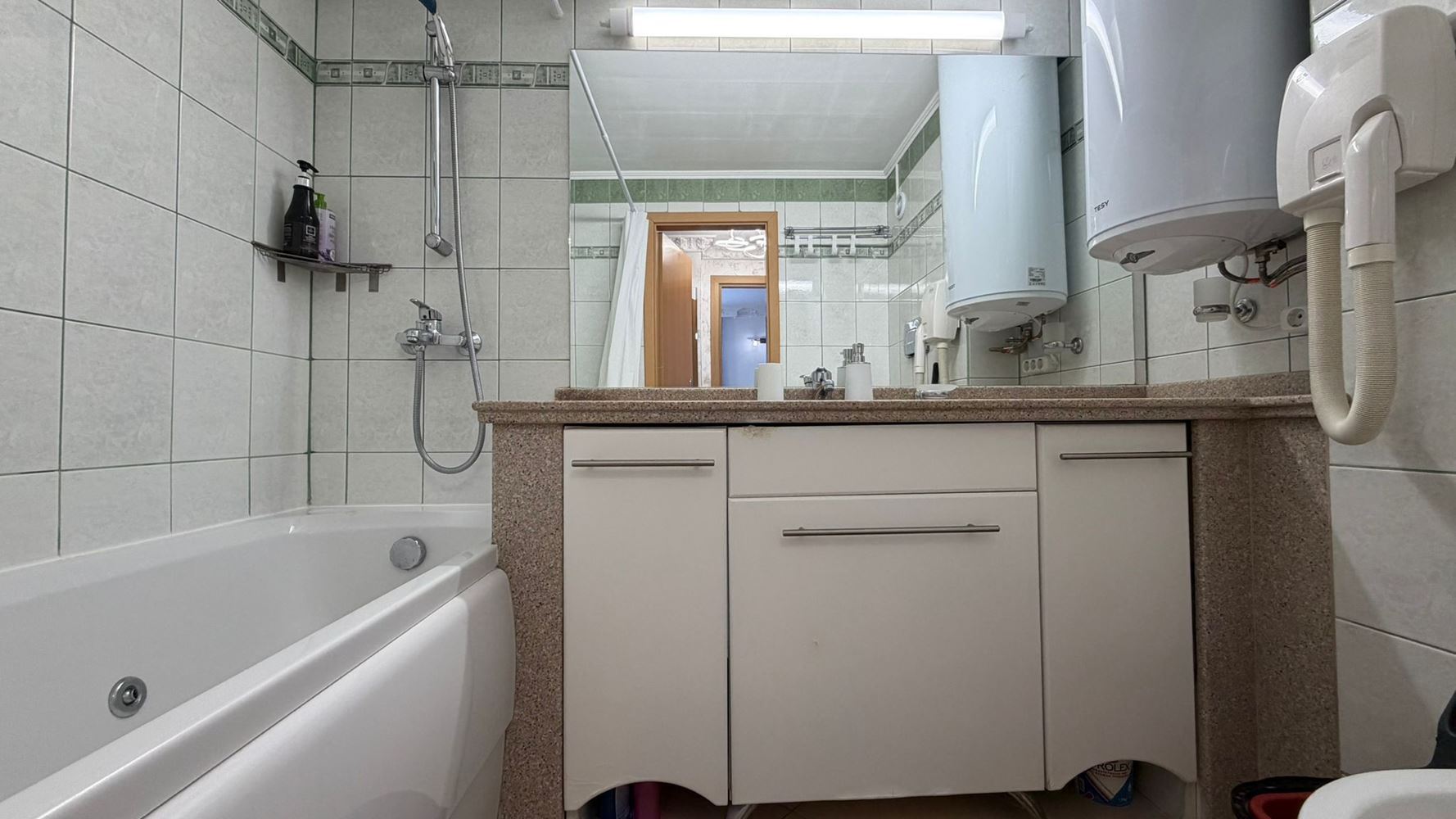 Przestronne dwupokojowe mieszkanie 300 m od morza w Słonecznym Brzegu – komfort, bezpieczeństwo i doskonała inwestycja